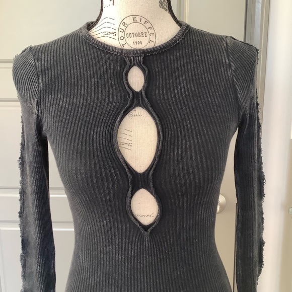 🍸 Long Sleeved Mini Dress 🍸 - Picture 6 of 13